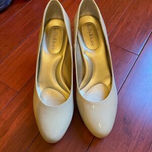 Kelly & Katie Cream Heels Elegant Design